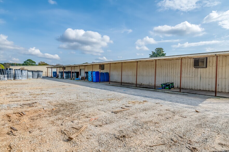 More Photos Of 3601 Wetumpka Hwy, Montgomery Warehouse For Lease