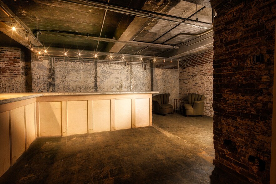 More Photos Of 255 Broad St., Kingsport General Retail For Sale