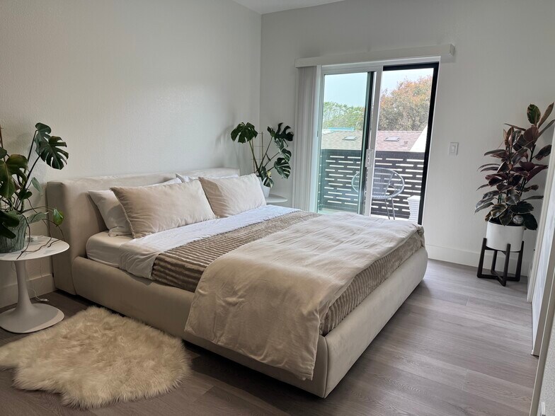 More Photos Of 3108 Seacrest Ave, Marina Apartments For Sale