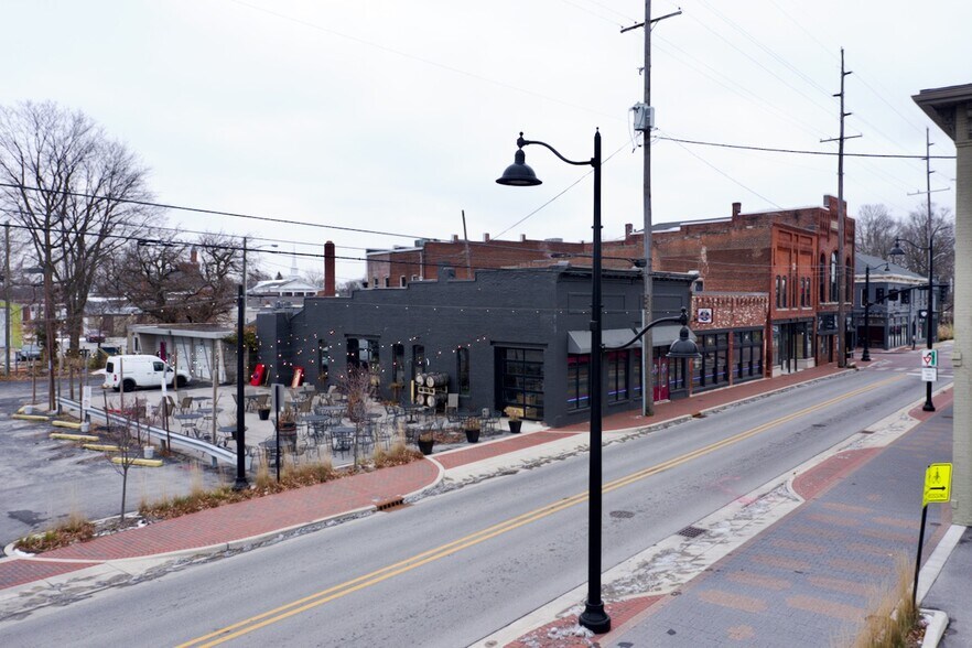 More Photos Of 137 S Madison Ave, Greenwood Storefront For Sale