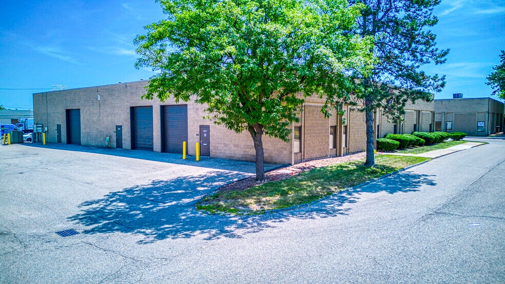 More Photos Of 37703-37713 Schoolcraft Rd, Livonia Unknown For Lease