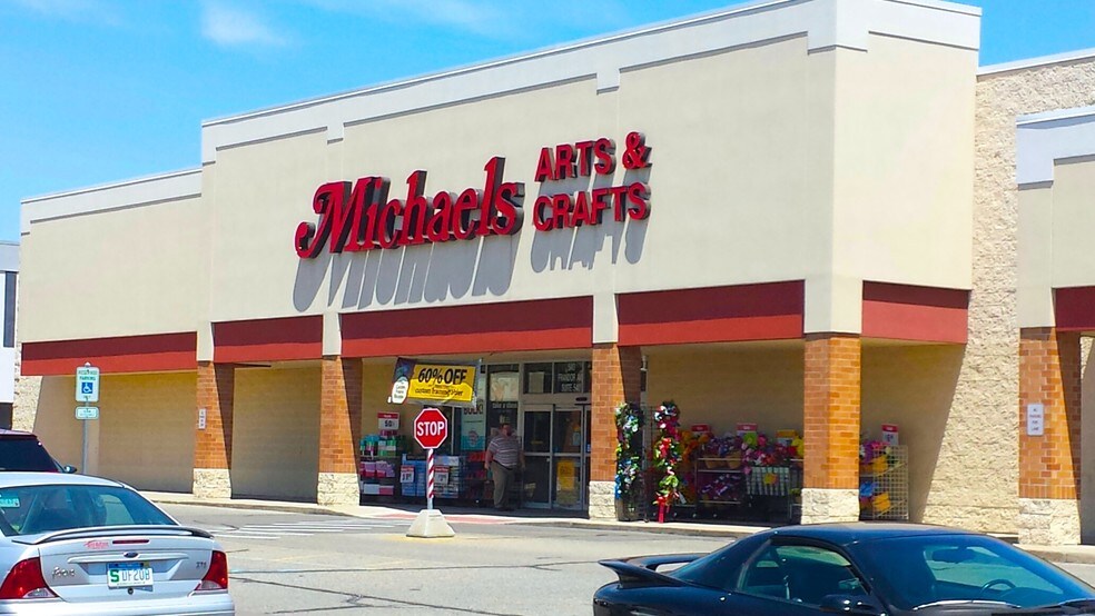 More Photos Of 310 N Clippert St, Lansing Unknown For Lease