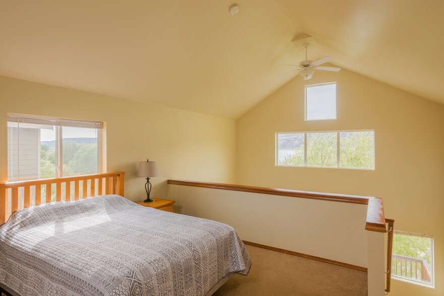 More Photos Of 57662 N Hwy 155 N, Electric City Hotel For Sale