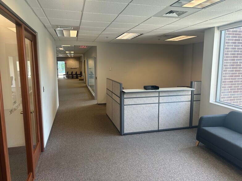 More Photos Of 935 Jefferson Blvd, Warwick Office For Sale