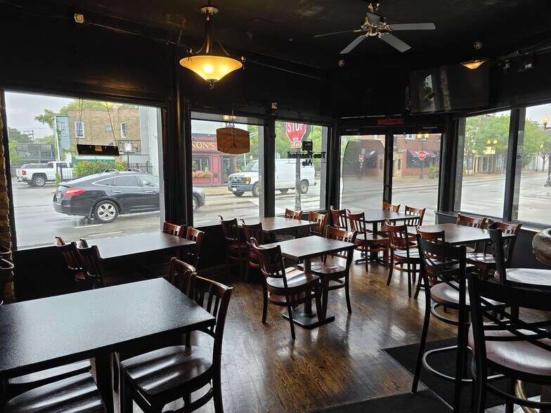 More Photos Of 4263 Lincoln Ave, Chicago Restaurant For Sale
