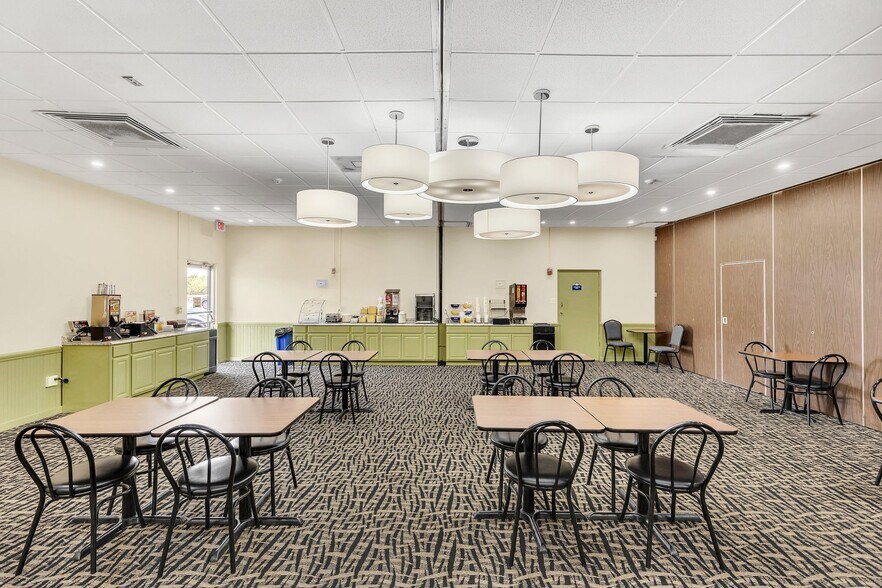 More Photos Of 3755 Cheney Hwy, Titusville Hotel For Sale