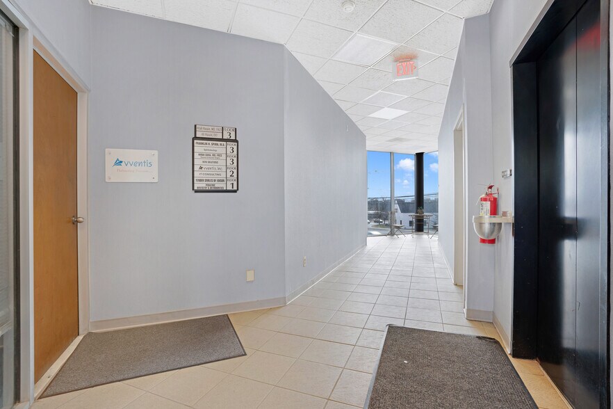 More Photos Of 1656 Oak Tree Rd, Edison Medical For Lease