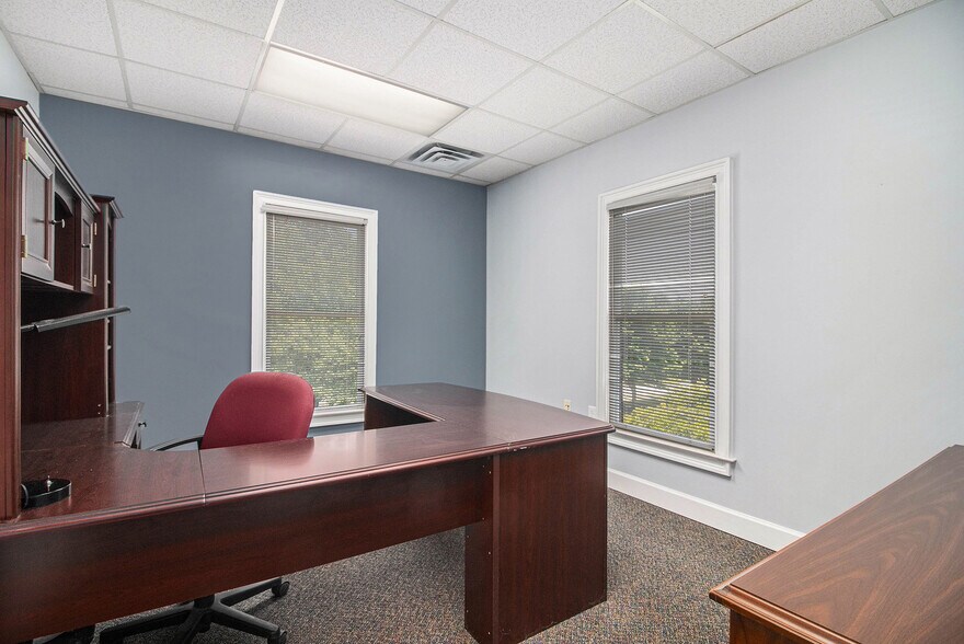 More Photos Of 1580 Warsaw Rd, Roswell Office For Sale