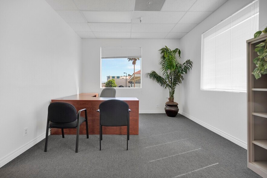 More Photos Of 15490 Civic Dr, Victorville Office For Lease