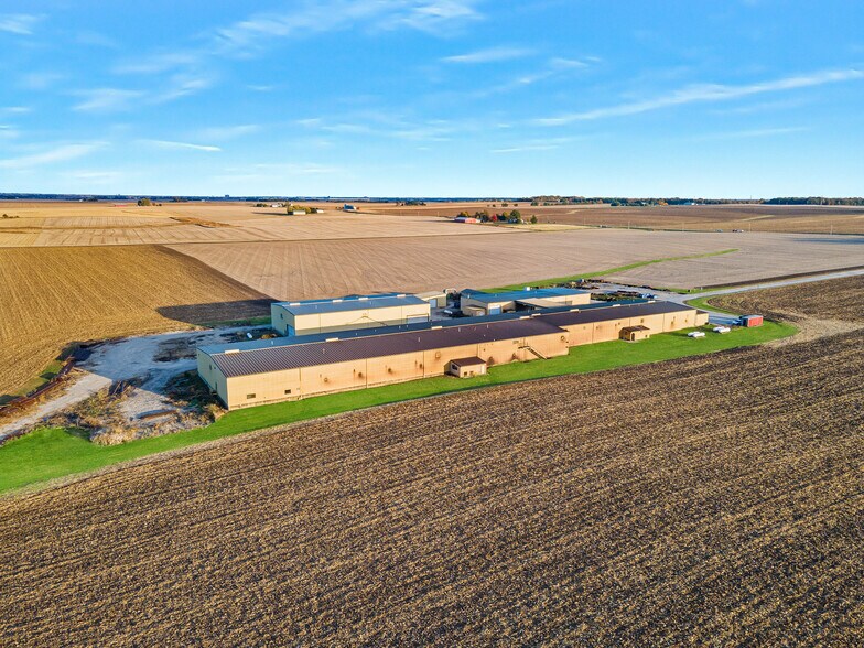 More Photos Of 5704 E 1700 North Rd, Danvers Industrial For Lease