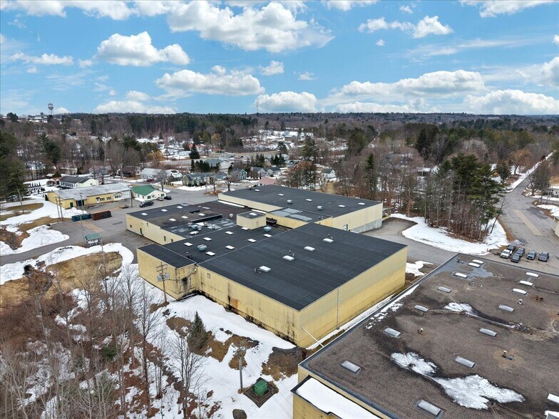 More Photos Of 15 E Elm St, Broadalbin Warehouse For Lease