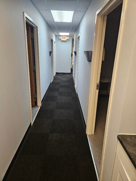 More Photos Of 154 Mineola Blvd, Mineola Storefront Retail Residential For Lease