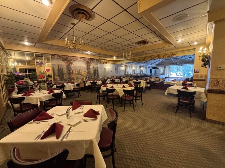 More Photos Of 17089 Boot Jack Rd, Ridgway Hotel For Sale