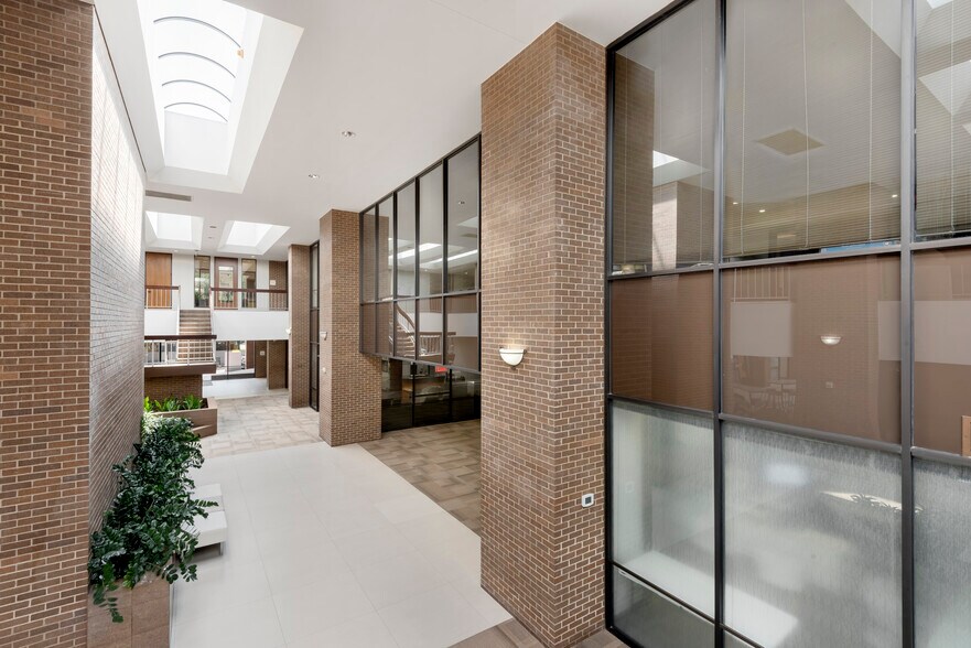 More Photos Of 5310 Harvest Hill Rd, Dallas Office For Lease