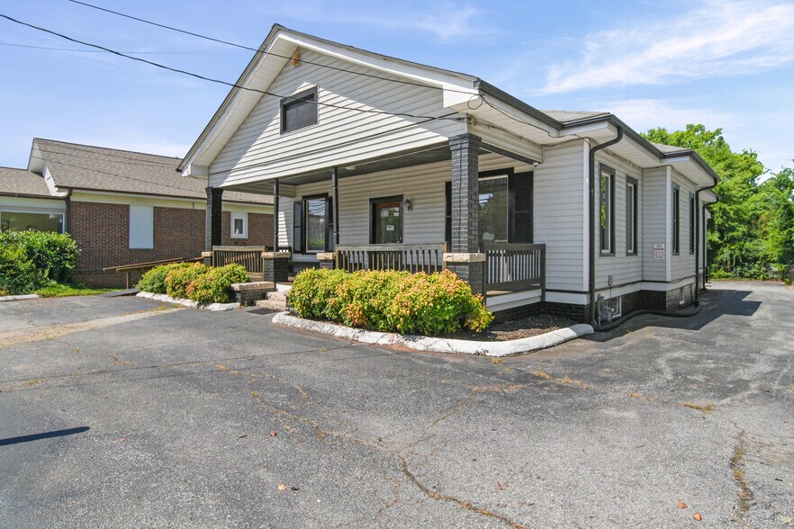 More Photos Of 217 Mocksville Ave, Salisbury Office Residential For Sale