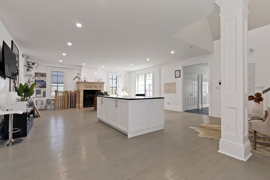 More Photos Of 780 Garden St, Whitby Office Residential For Sale