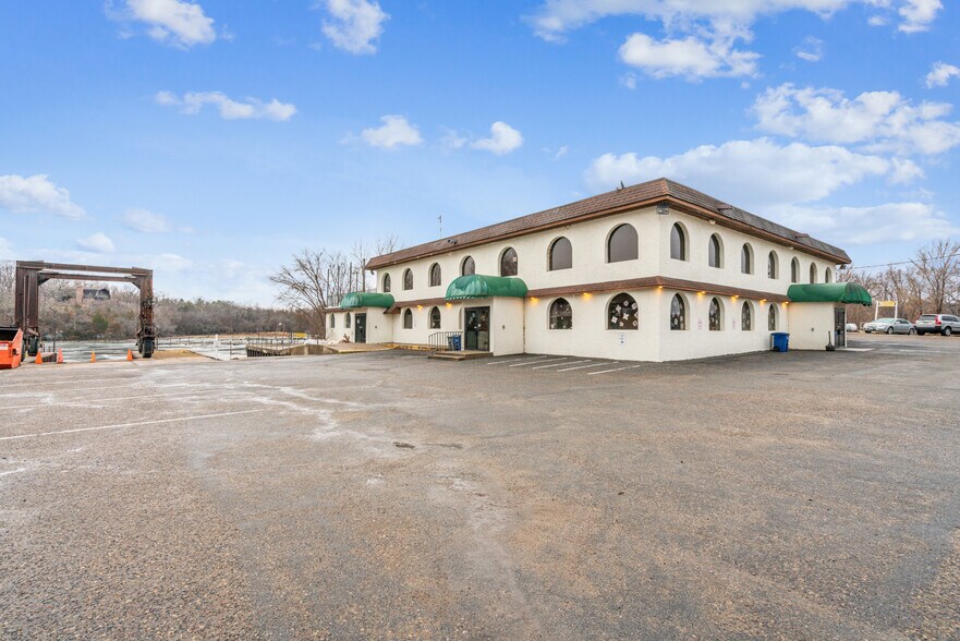 More Photos Of 388 W 9th Ave, Saint Paul Park Restaurant For Sale