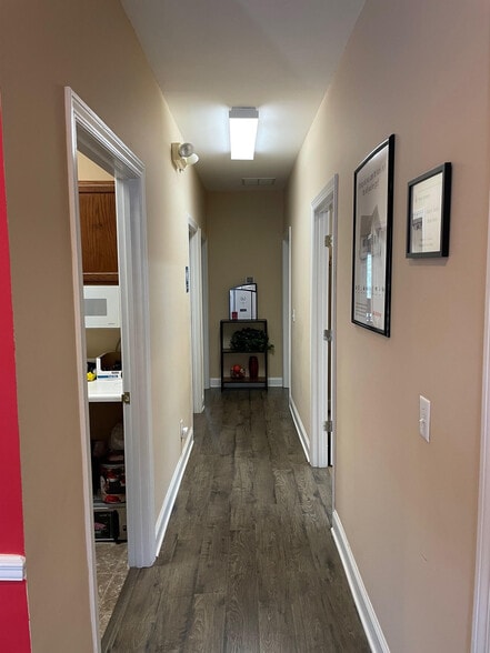 More Photos Of 106 Colony Park Dr, Cumming Office Residential For Lease