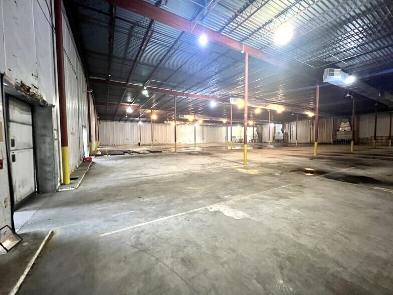 More Photos Of 401 Bingham, Ozark Warehouse For Sale