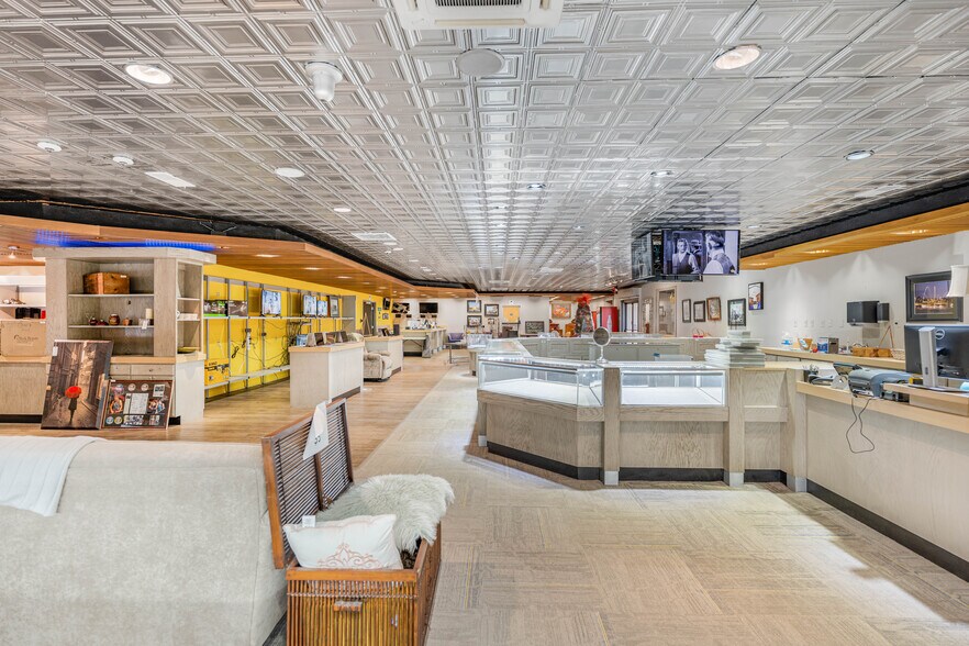 More Photos Of 255 Cumberland Trace Rd, Bowling Green Flex For Lease