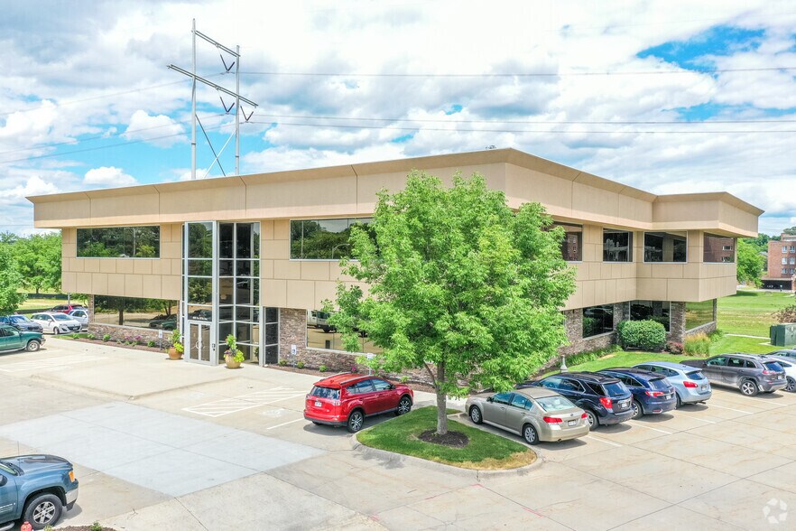 More Photos Of 1005 S 107th Ave, Omaha Loft Creative Space For Lease