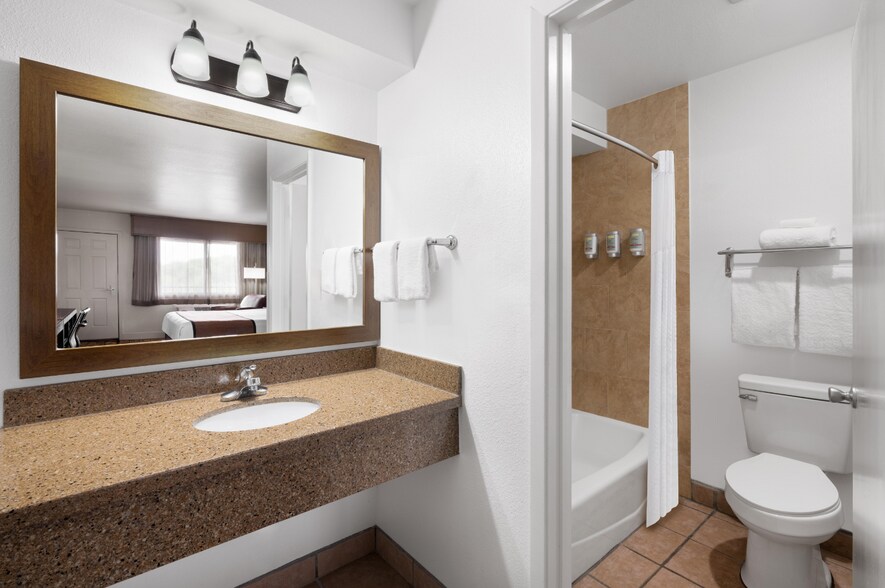 More Photos Of 200 E Estrella Ave, Tucumcari Hotel For Sale
