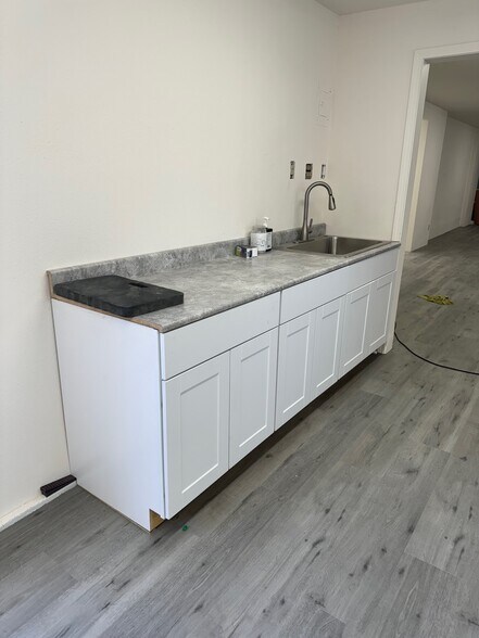 More Photos Of 2846 El Portal Dr, San Pablo Storefront Retail Residential For Lease