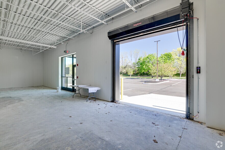 More Photos Of 1 Electronics Dr, Hamilton Light Manufacturing For Lease