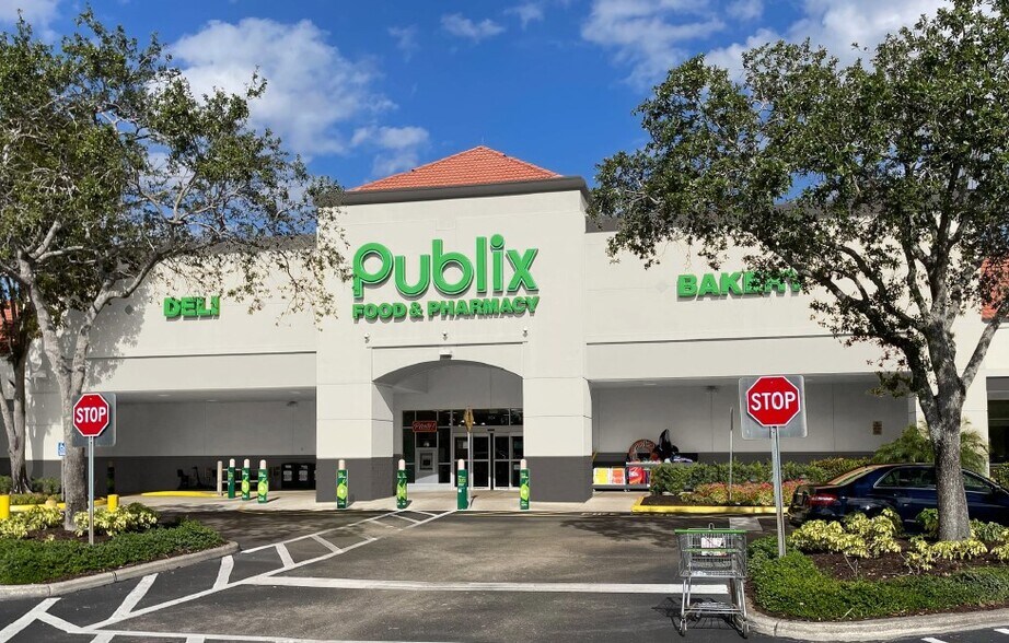 More Photos Of 5620-5628 Strand Blvd, Naples Unknown For Lease