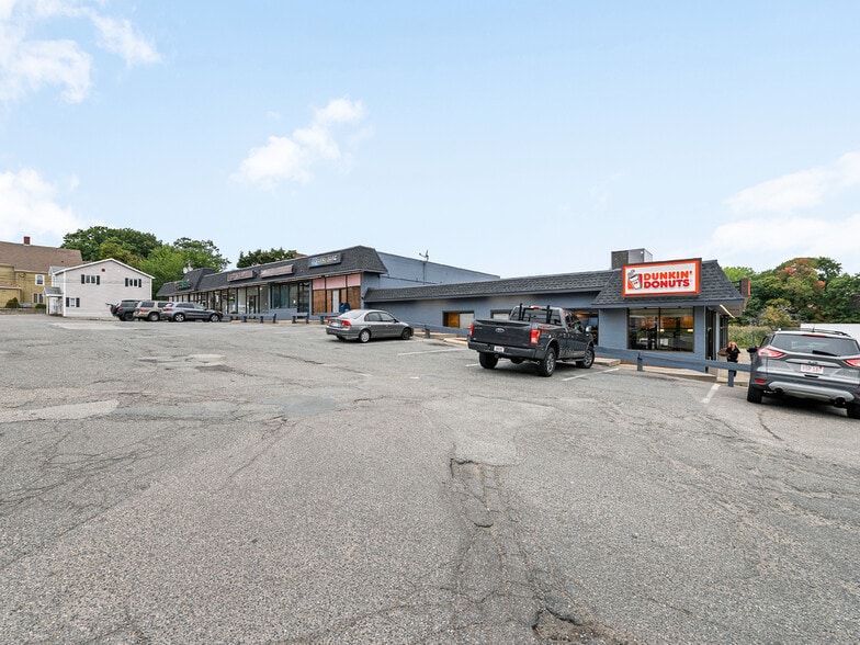 More Photos Of 34-44 Hamilton St, Saugus Freestanding For Lease
