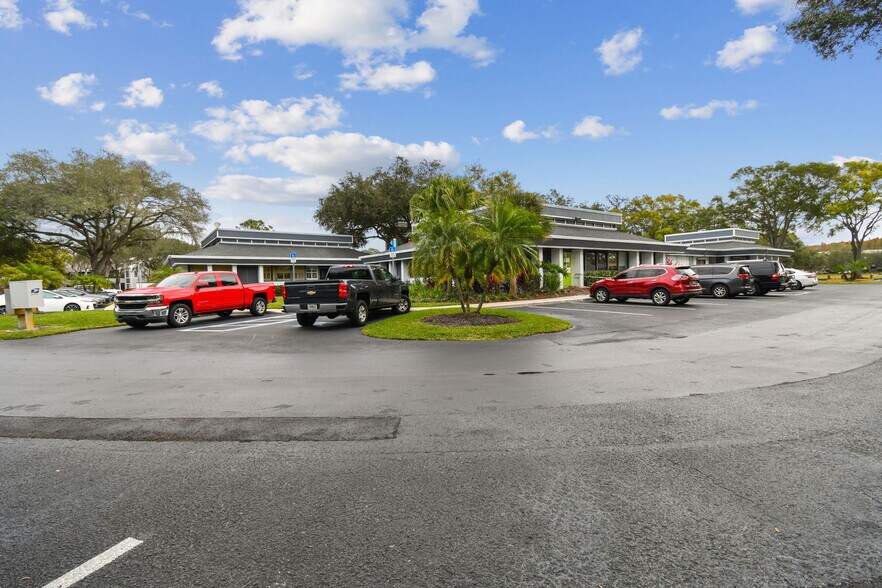 More Photos Of 3910 Northdale Blvd, Tampa Medical For Sale