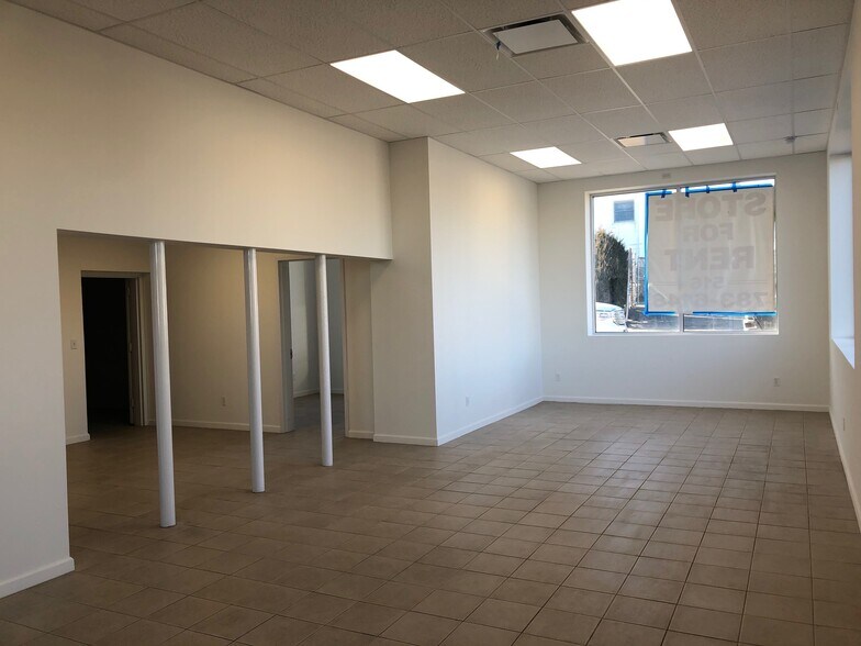More Photos Of 1000 Fulton St, Farmingdale Warehouse For Sale