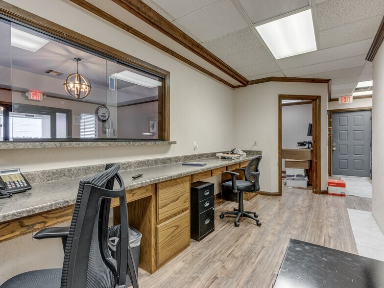 More Photos Of 9700 S S Pennsylvania Ave, Oklahoma City Medical For Lease