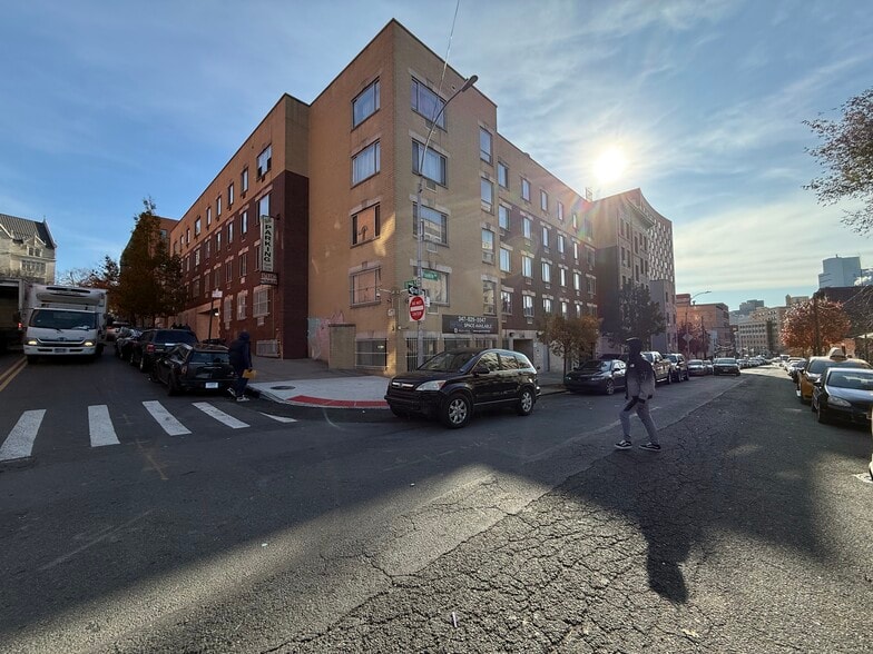 More Photos Of 1100 Franklin Ave, Bronx Apartments For Lease