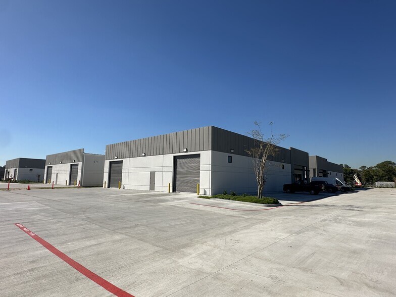 More Photos Of 5708 McCracken Rd, Houston Warehouse For Lease
