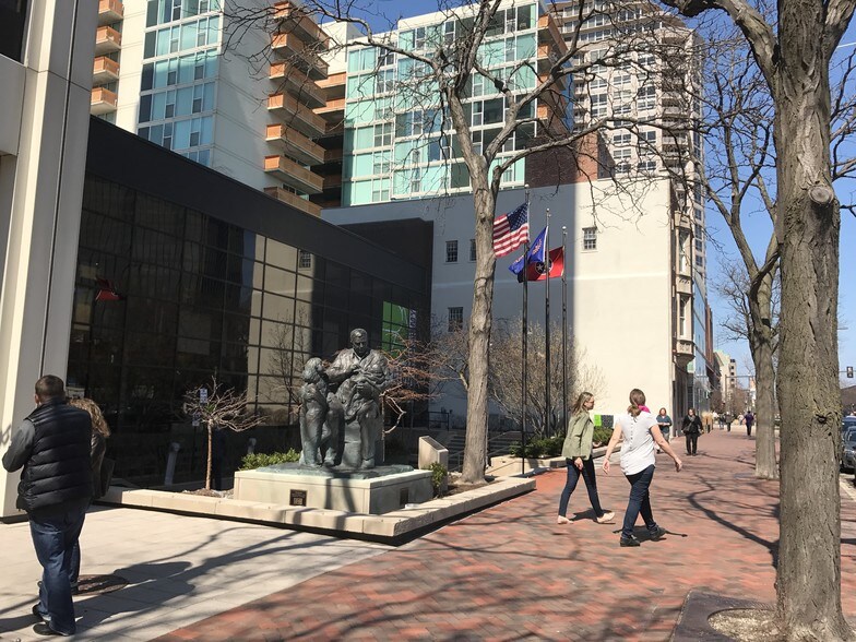 More Photos Of 1578 Sherman Ave, Evanston Office For Lease