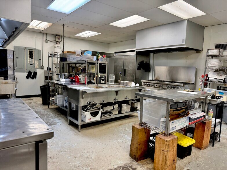 More Photos Of 52 Main St, Mount Pleasant General Retail For Sale