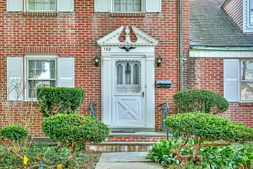 More Photos Of 132 W High St, Somerville Religious Facility For Sale