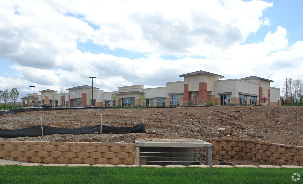 More Photos Of 3680 NE Akin Dr, Lee's Summit General Retail For Lease