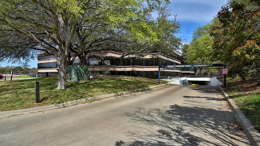 More Photos Of 17300 N Dallas Pky, Dallas Office For Lease