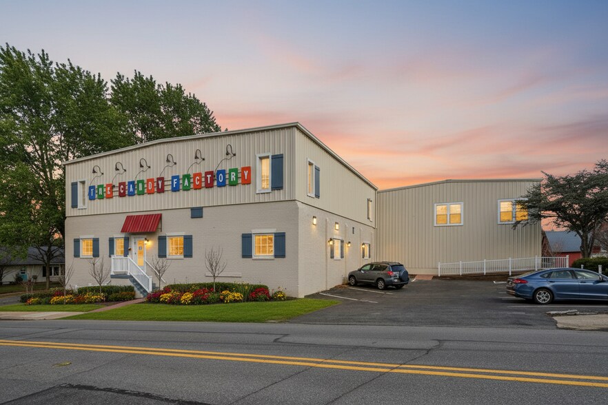 Primary Photo Of 31 N Spruce St, Elizabethtown Office Residential For Lease