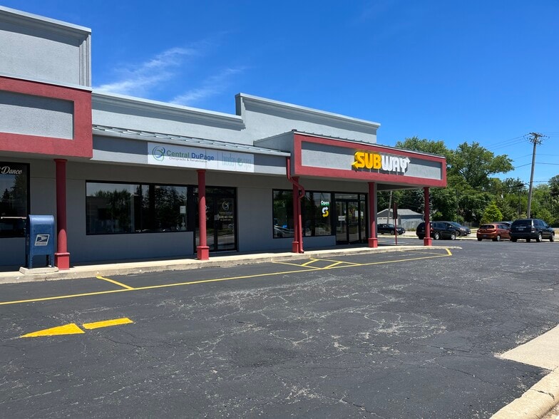More Photos Of 921-925 E Roosevelt Rd, Wheaton Storefront For Lease