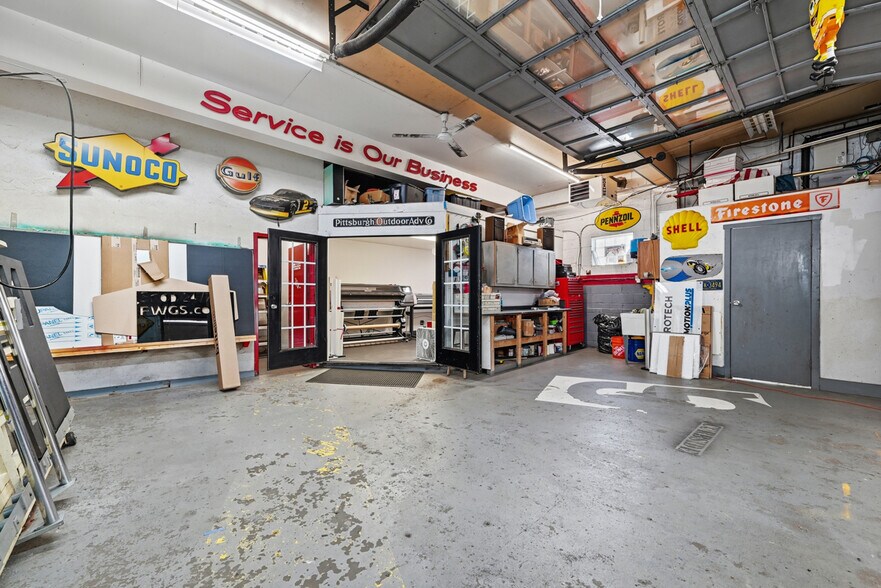 More Photos Of 508 Rodi Rd, Pittsburgh Flex For Sale