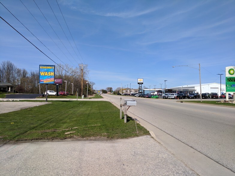More Photos Of 921 Marquette Dr, Kewaunee Carwash For Sale