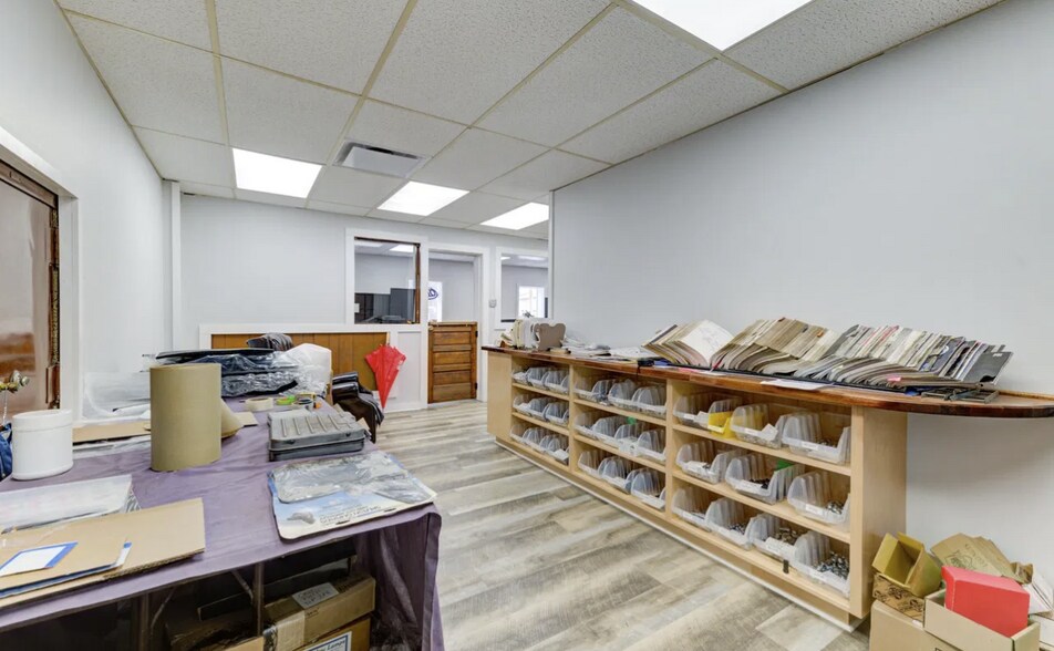 More Photos Of 511 N Perry St, Johnstown General Retail For Sale