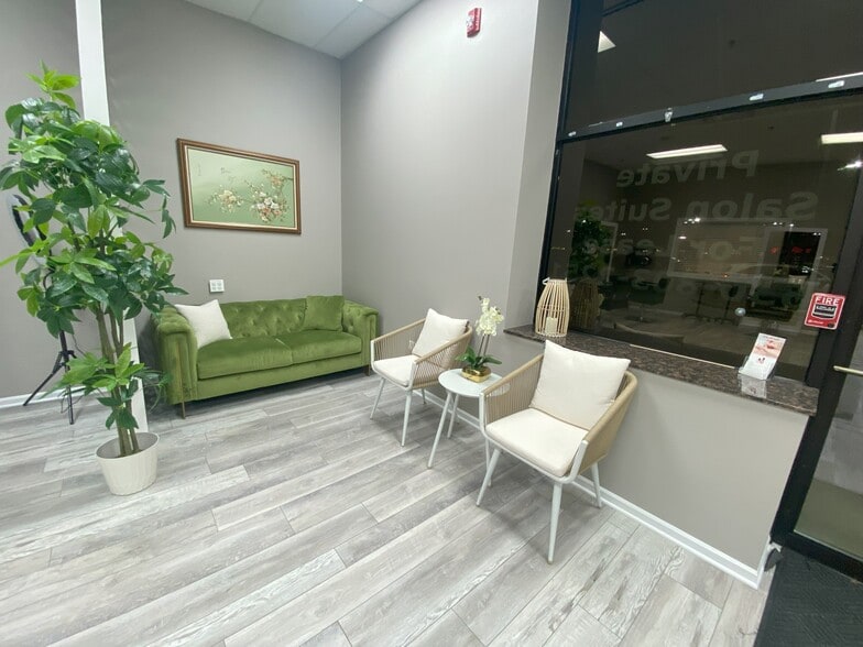 More Photos Of 2760 Aurora Ave, Naperville Storefront Retail Office For Lease