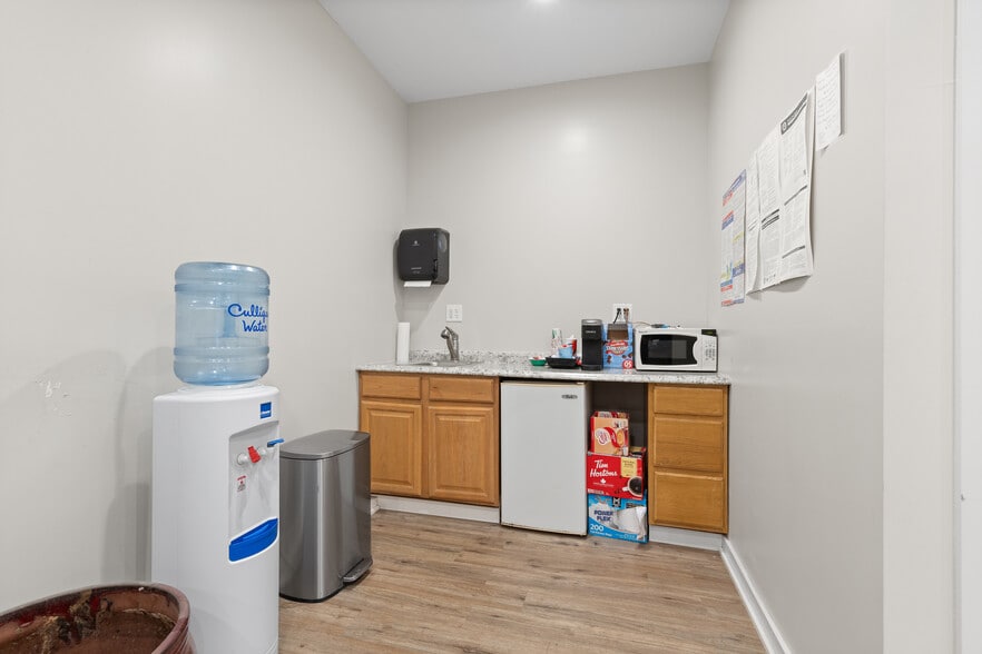 More Photos Of 158 N High St, Gahanna Office Residential For Sale