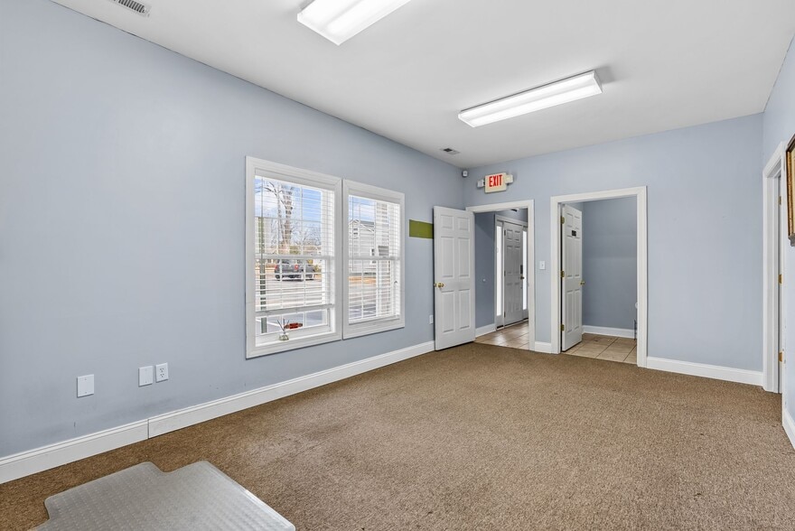 More Photos Of 107 Hillcrest Ave, Simpsonville Office For Sale