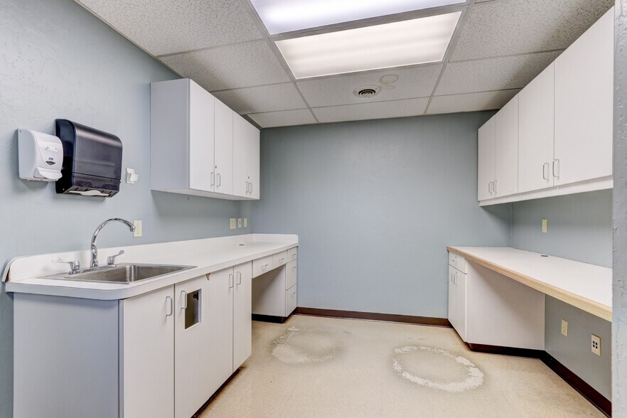 More Photos Of 5622 N Portland Ave, Oklahoma City Medical For Lease