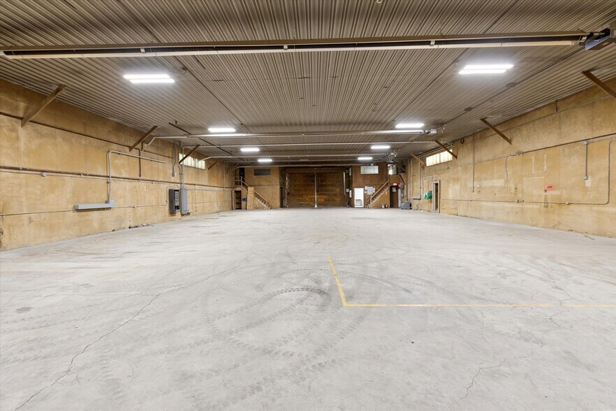 More Photos Of 683 River Rd, Bay City Manufacturing For Sale